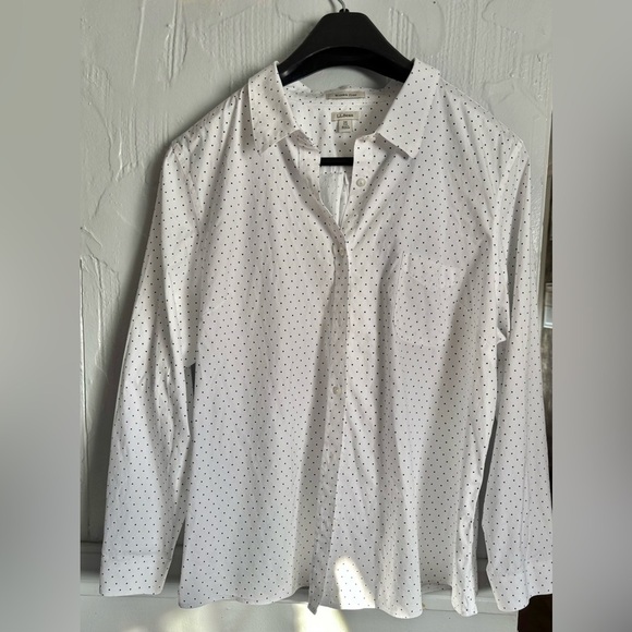 L.L. Bean White Casual Button Down Shirt with Textured Pattern - Picture 1 of 11